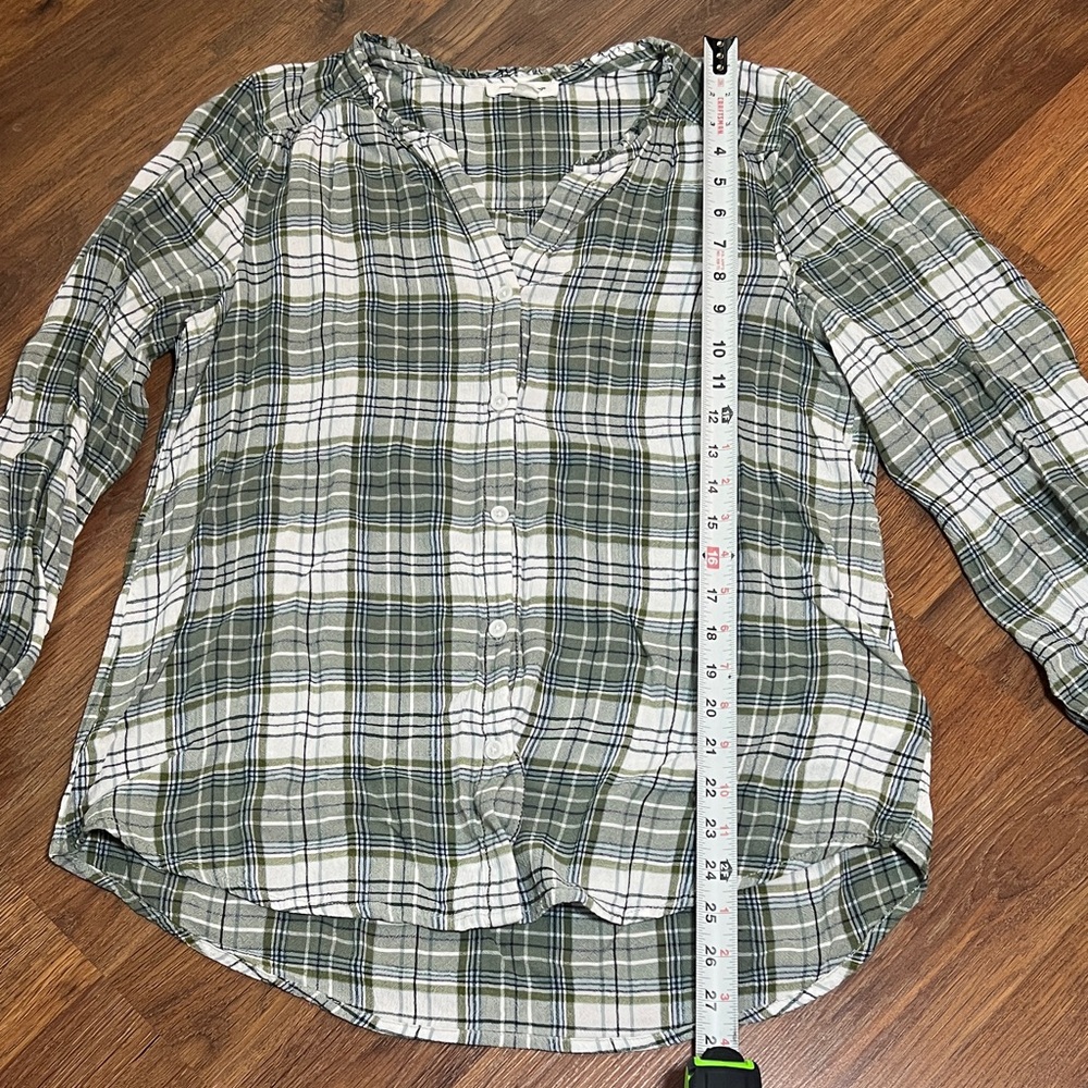 Beach Lunch Lounge - Soft Green and White Plaid Women's Button-Down Shirt - S/P - Picture 5 of 9